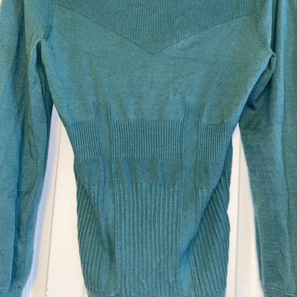 Antonio Melani size medium ladies sweater - Picture 4 of 4